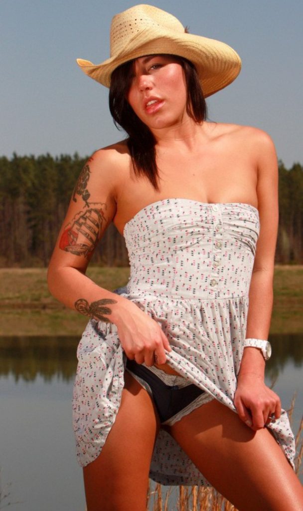 Candid country girl Lexi - sexchat, striptease on cam 