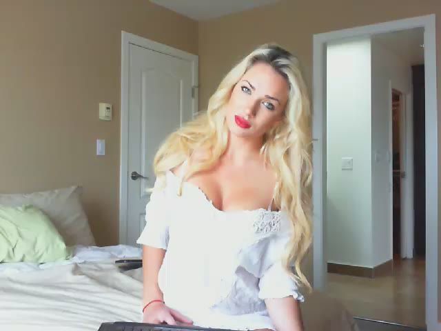 Hot & sexy blonde Ashley 