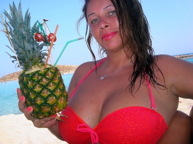 Huge natural boobs - hot latina cam girl Julia
