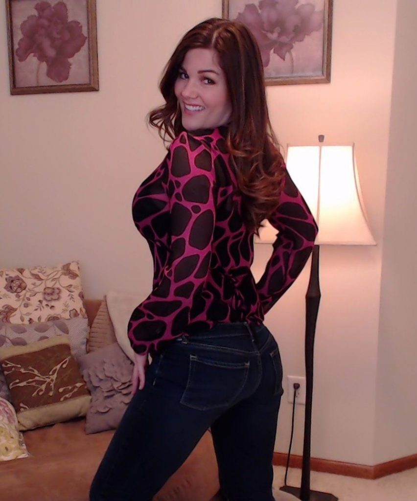 Hot, busty country girl Alexis in tight jeans